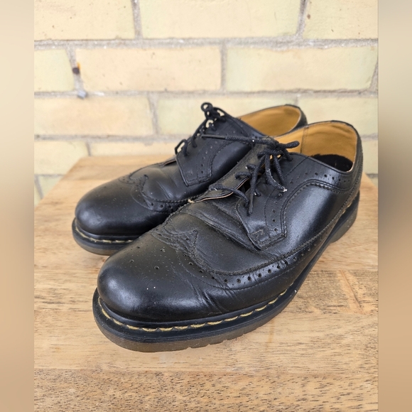 Vintage Brogue Dr. Martens - Picture 2 of 8